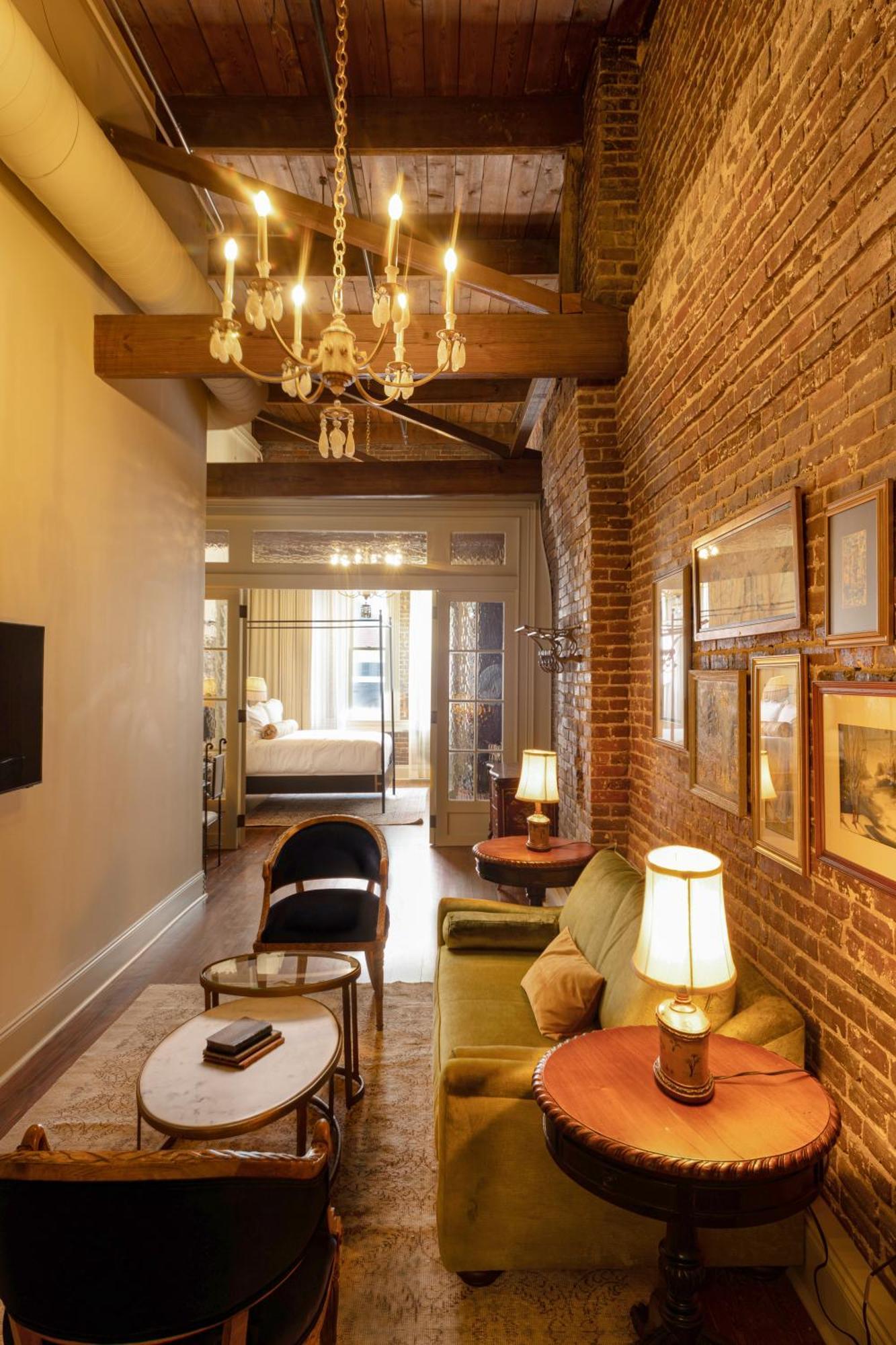 Hotel Cleo, Knoxville Downtown, A Tribute Portfolio Hotel Zewnętrze zdjęcie