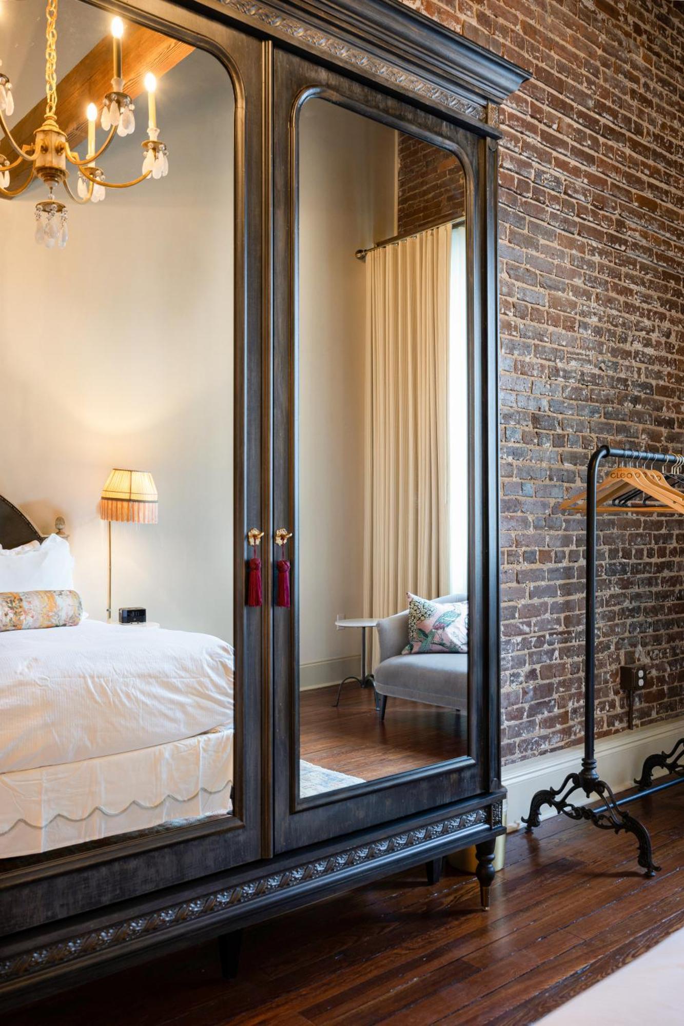 Hotel Cleo, Knoxville Downtown, A Tribute Portfolio Hotel Zewnętrze zdjęcie